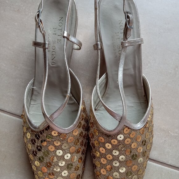 VINTAGE GOLD LAMÉ & SEQUIN SHOE - Picture 5 of 14